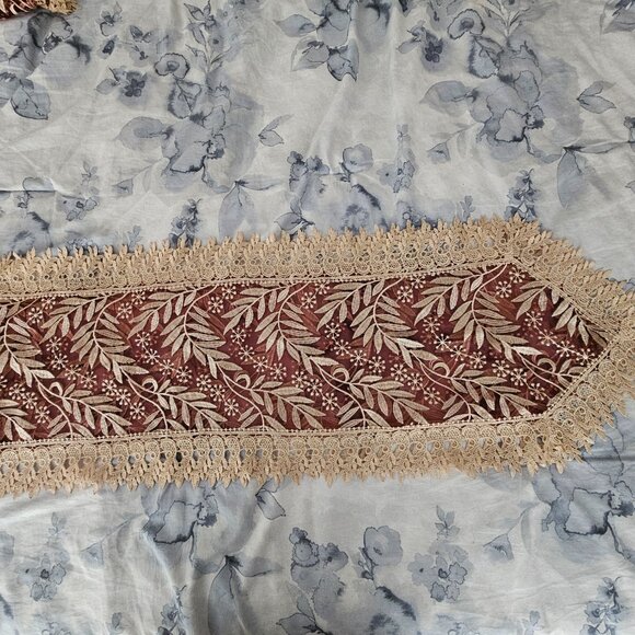 Burgundy lace table runner(s) - 2 listings - Picture 2 of 8